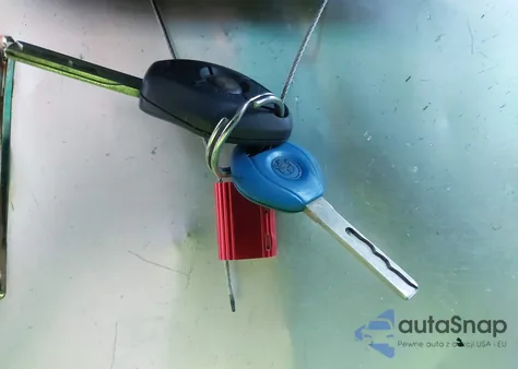 2003 BMW 330Xi из США, поврежденный, VIN WBAEW53473PG21974